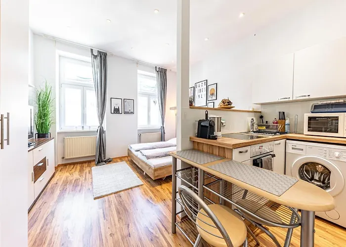 Cozy + Trendy By Jr City Apartments
