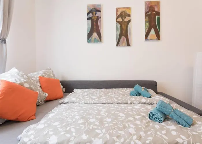 16 C&J\'S Apartment