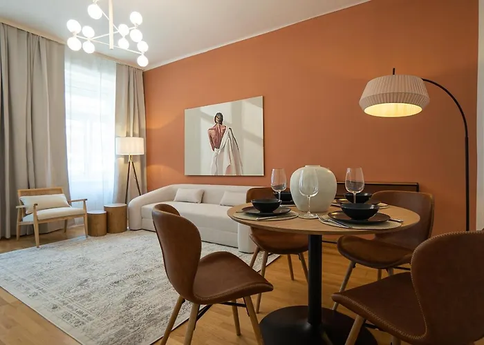 Bright 3-Room Apartment With A King-Size Bed