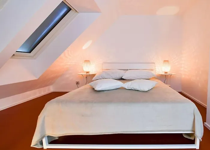 Julius 5 - Duplex Apartment 5 Mins To City Center