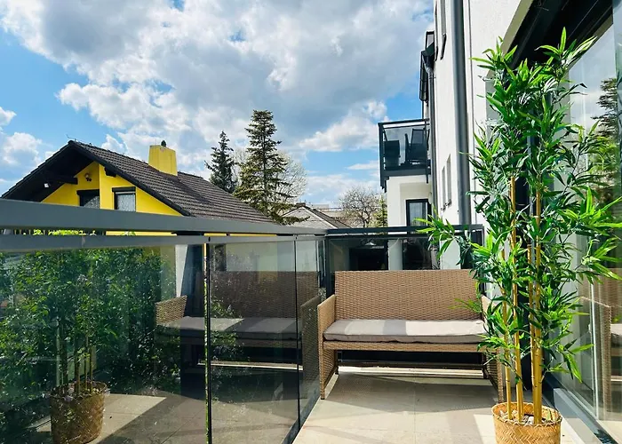 Sunny - Free Parking - Balcony