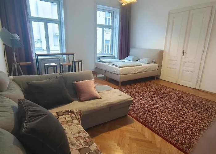 Large 4 Room Apartment In The Center Of Vienna