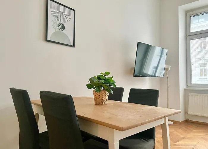 Calm & Sunny Apartment