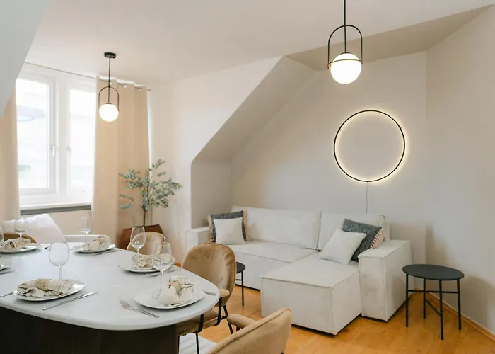 Comfy Apt For 4-6, 5 Min To Center, No Lift Currently