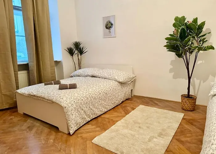 70 M2 Quiet & Calm Apartment With Free Parking