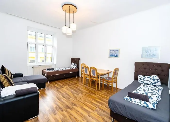 Family Apartment Near Schoenbrunn Palace