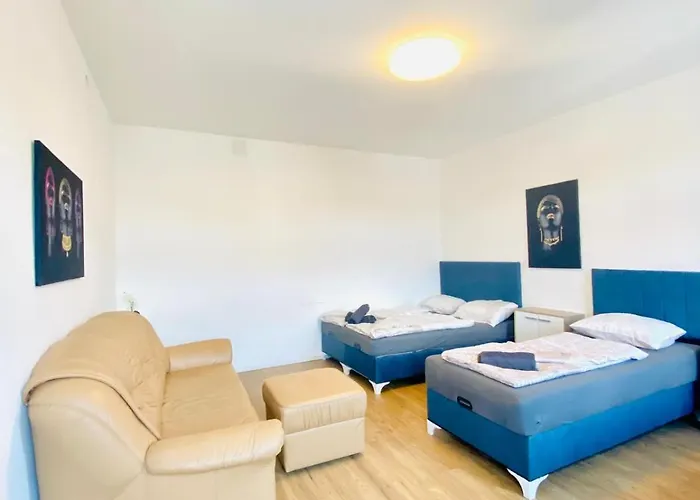Spacious 4Br Apt Up To 15 Guests 15 Min To Danube