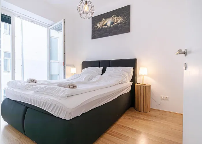 Modern 1Br & 1Lr Apartment In Viennas Downtown