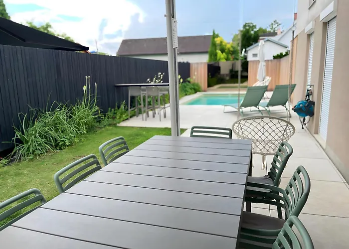 Wohnung Mit Privatgarten & Salzwasserpool
