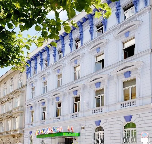 Westend City Hostel