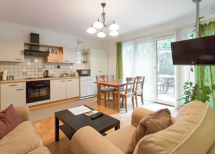 Relaxing Terrace Apartment In Lively Area