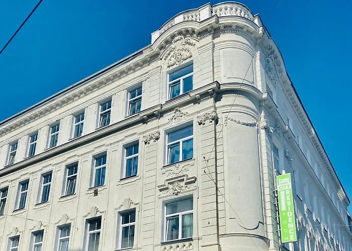 City Residence Rooms & Apartments