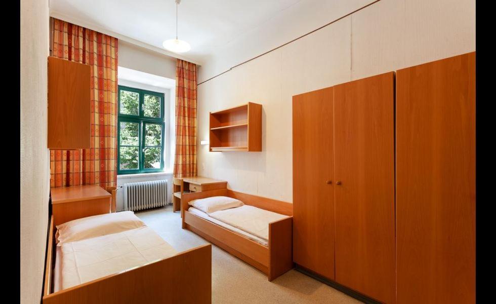 Porzellaneum Hostel *