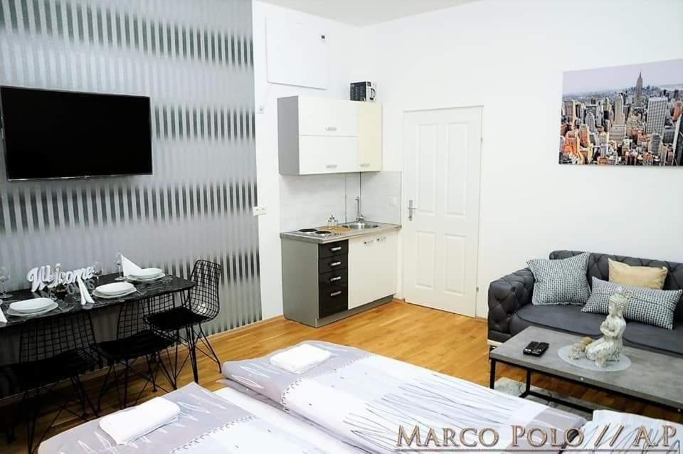 Apartment Markopolo *