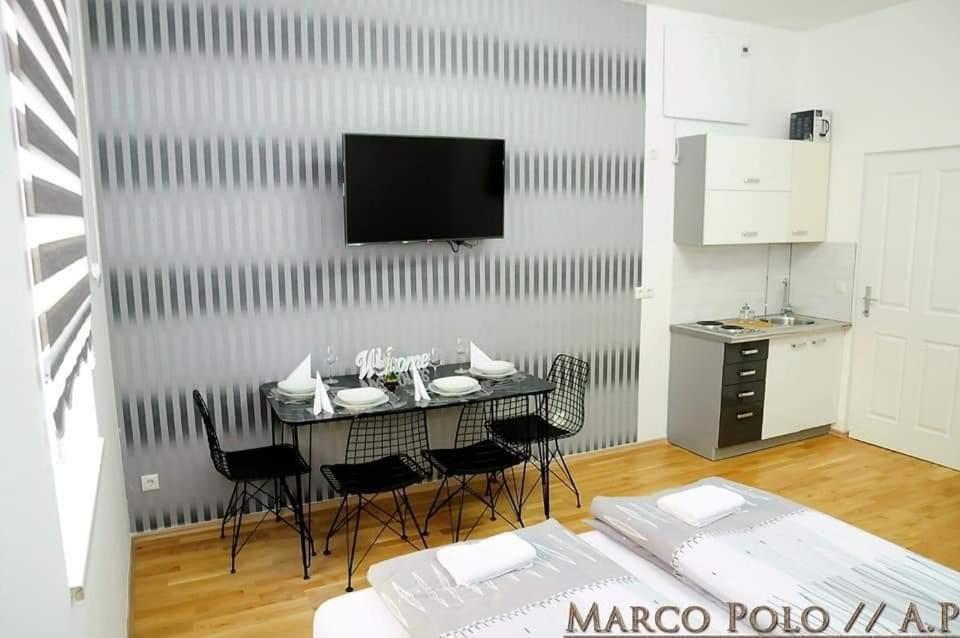 Markopolo * Vienna