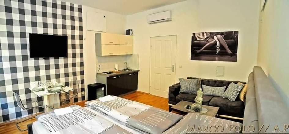 Apartment Markopolo