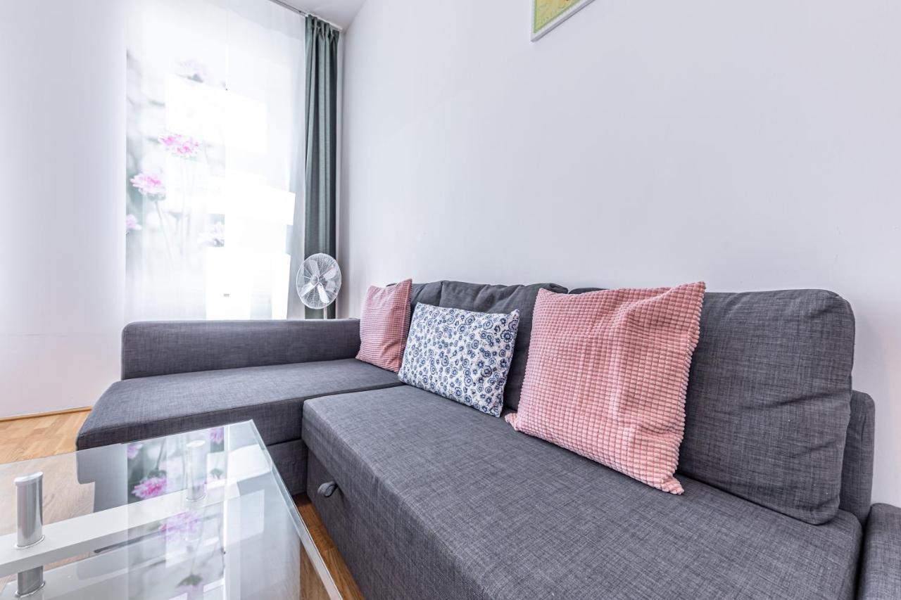 Ley Apartment *