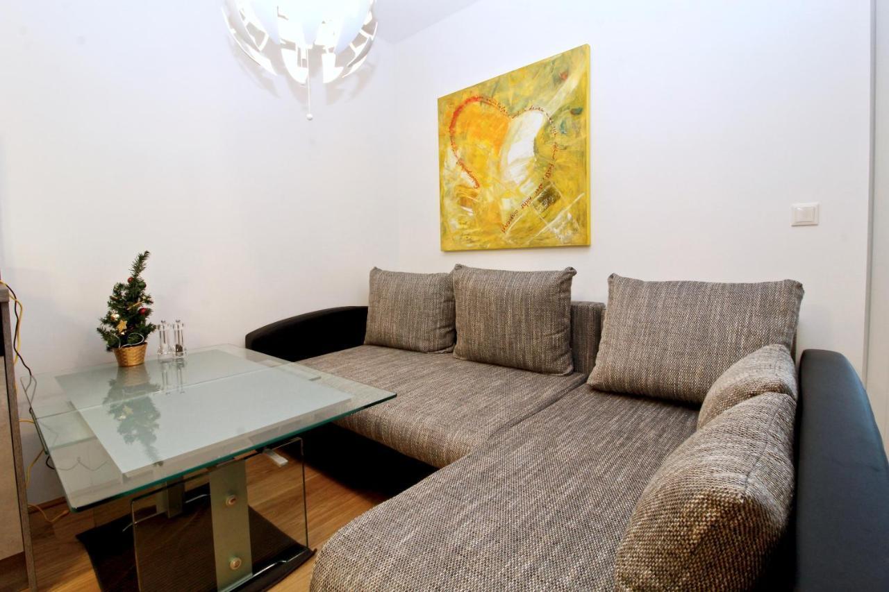 Balcony/pool/free Parking Garage Apartment Vienna