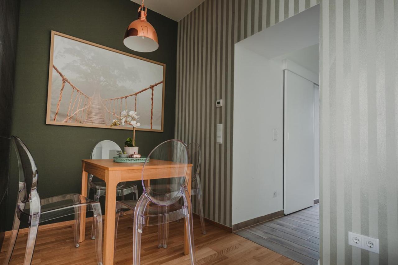 Zeus Design Lovely * Viena