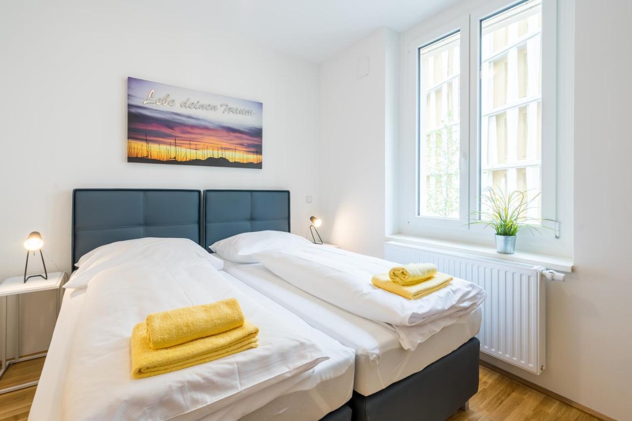 Feelgood Smartliving | Contactless Check-in 3*