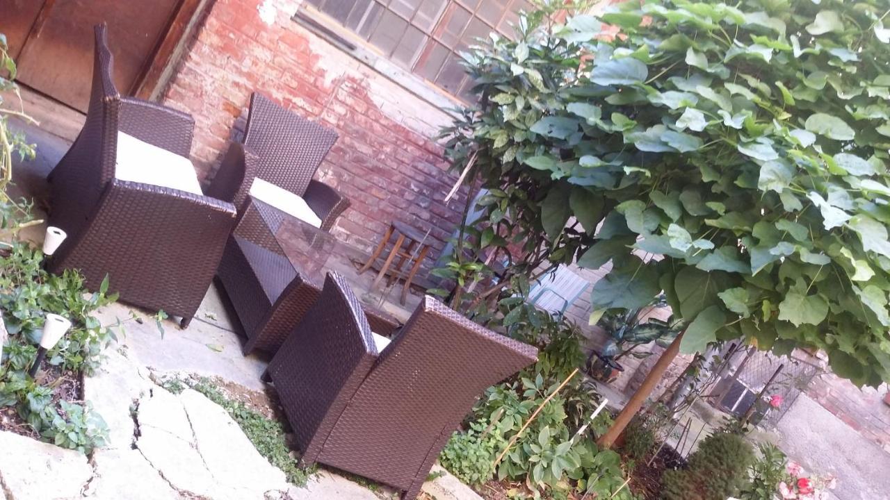 Apartment Without Bath *