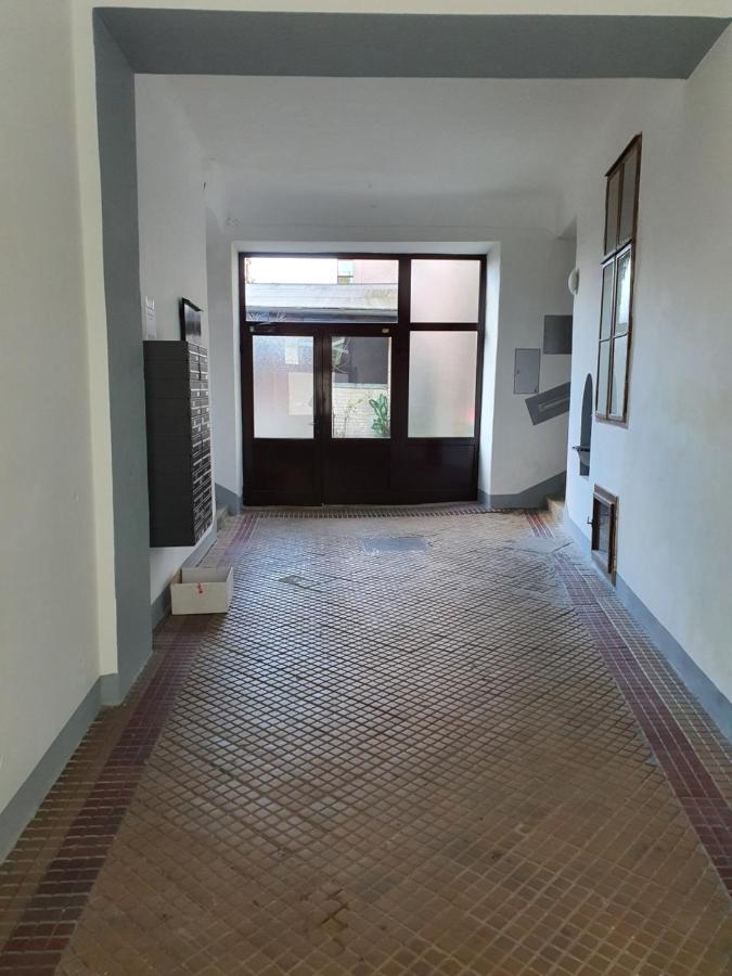 Without Bath Apartment