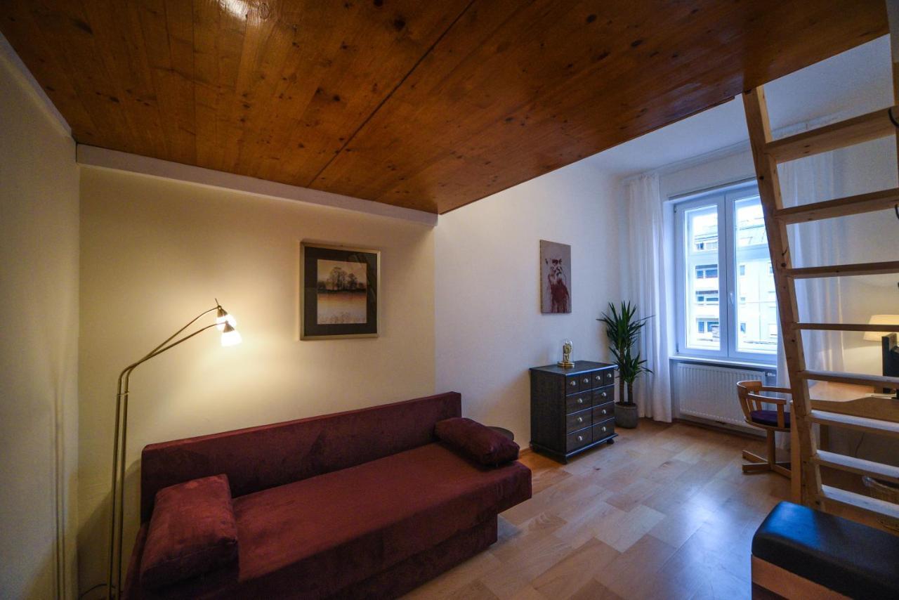Apartment Vintage By Jr *