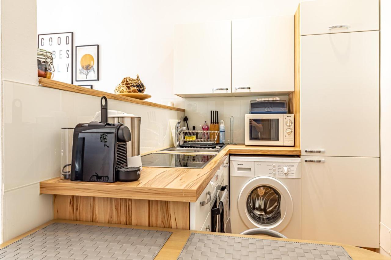 Cozy + Trendy By Jr Viena