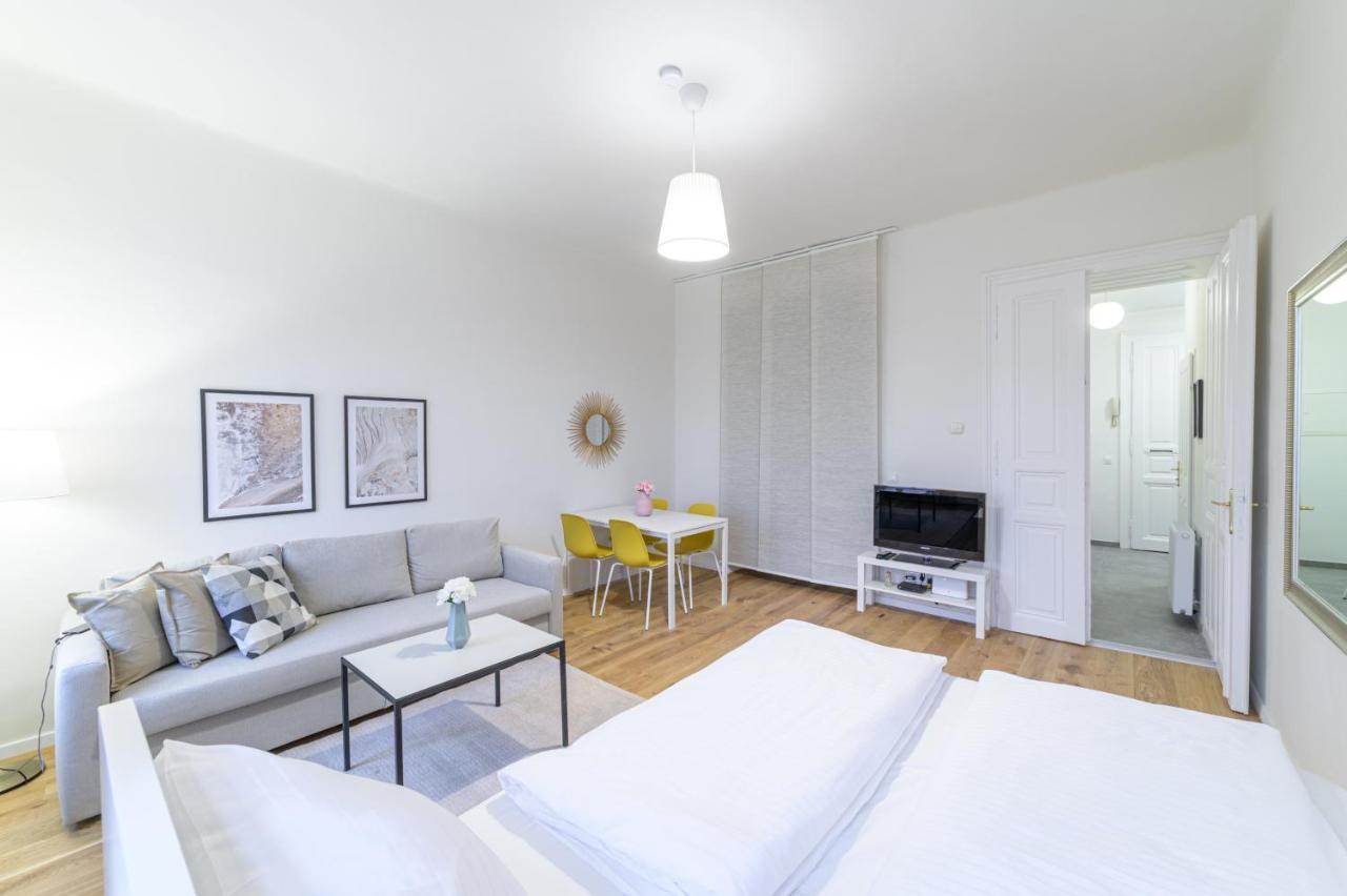 Beautiful In Vienna's Heart 1c Apartment