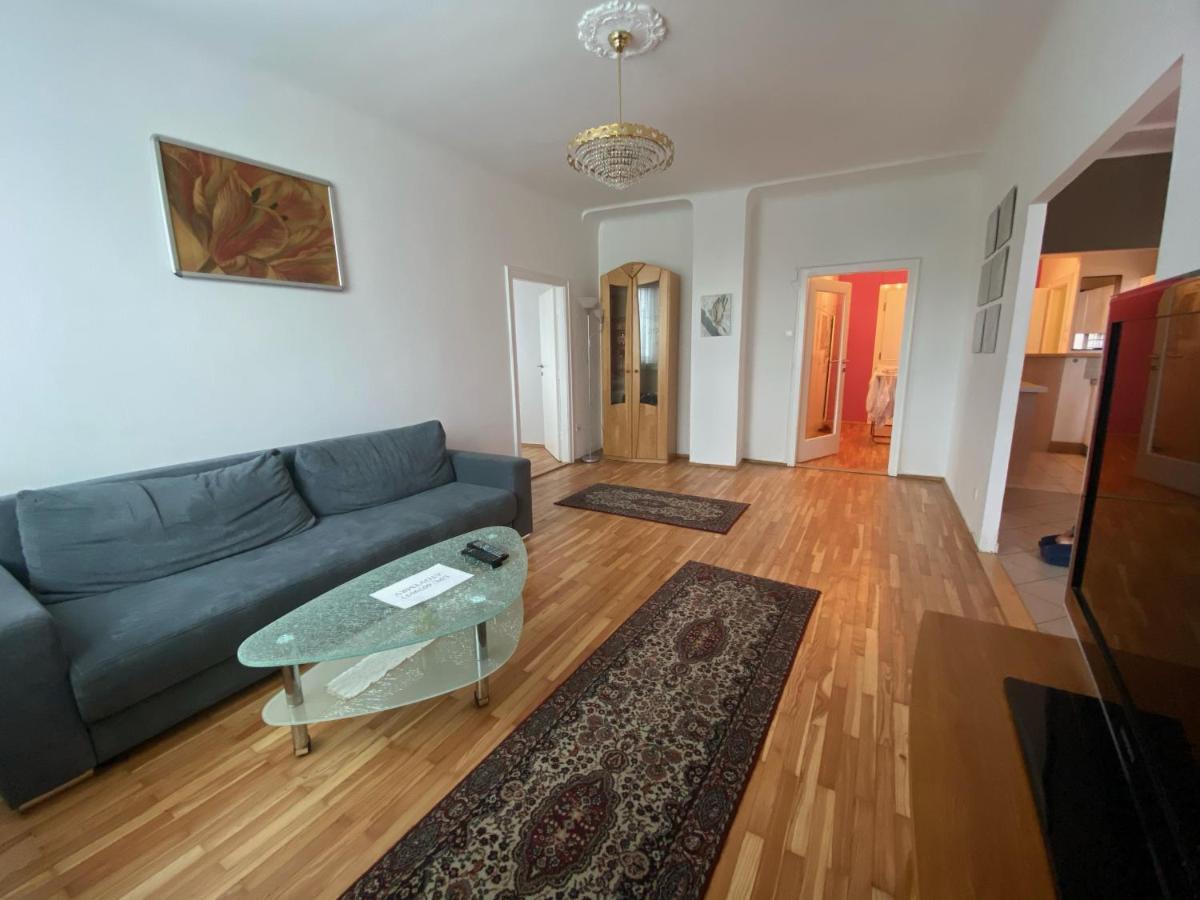 Domino Apartment