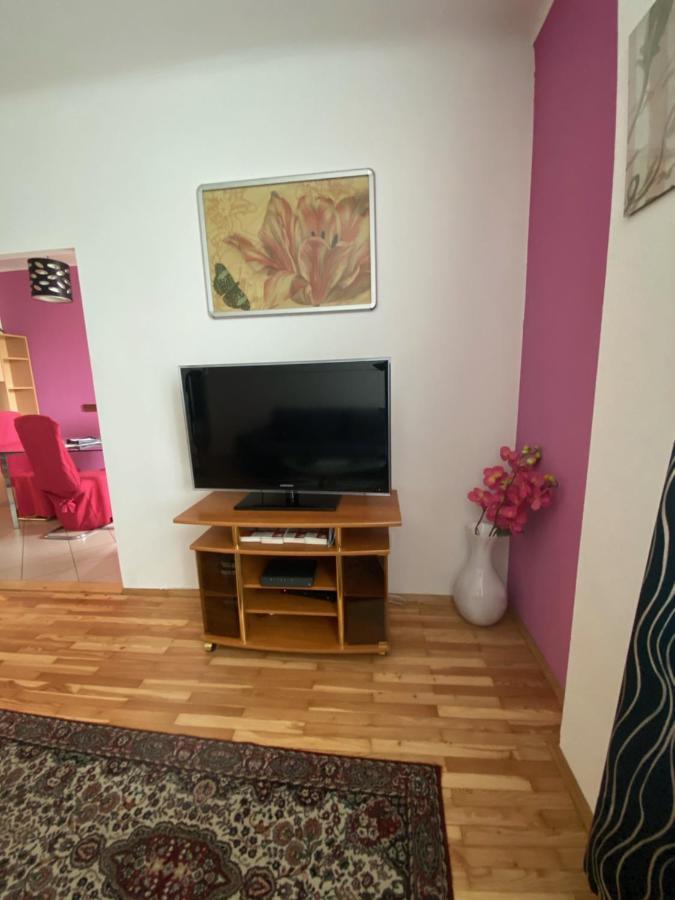 Domino Apartment *