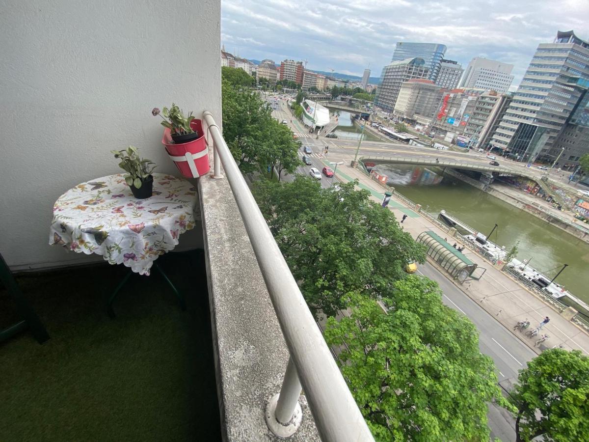 Apartment Domino