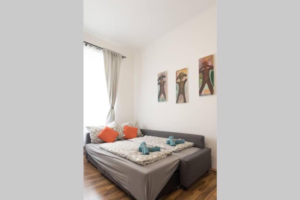 Apartment 16 C&j's *