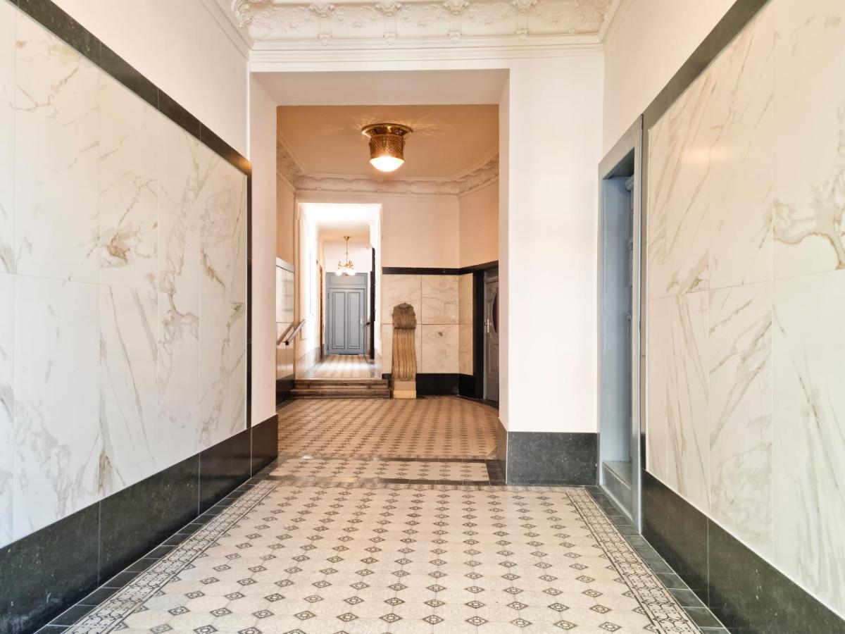 Mozart - Newly Renovated * Vienna