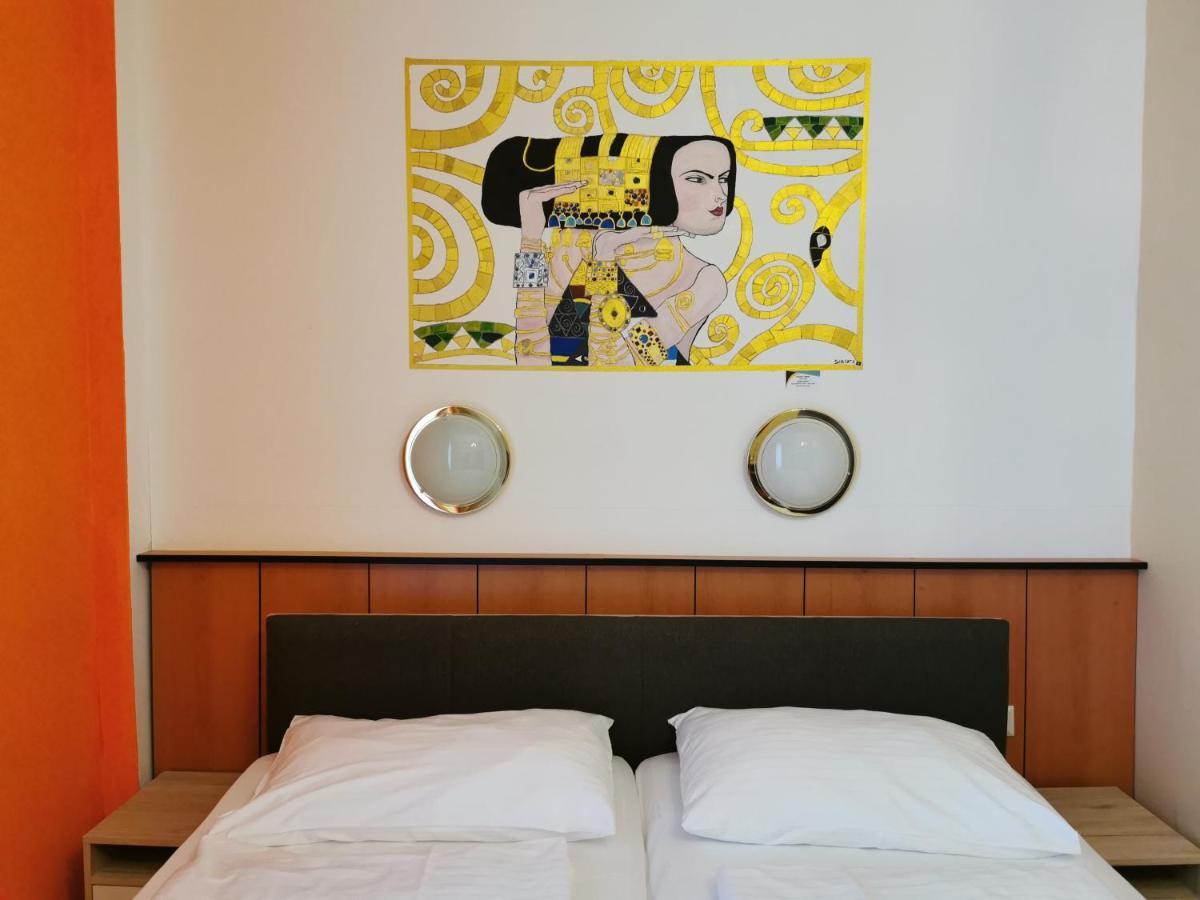Garten- Und Kunsthotel Gabriel Hotel 3*
