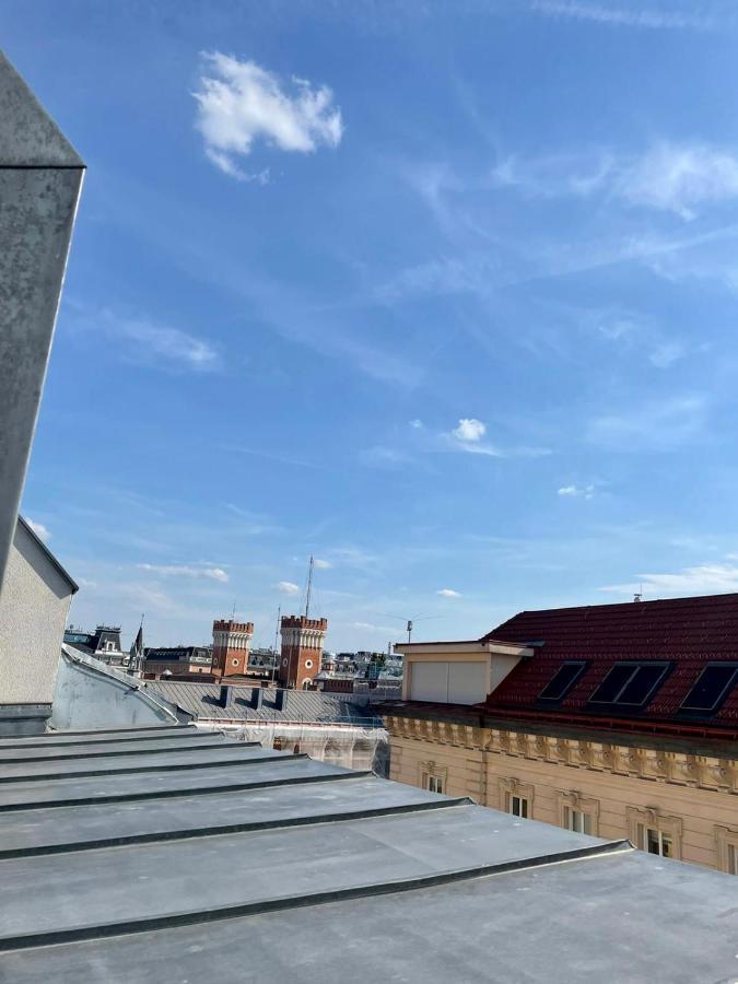 Amazing Location In Near Rathaus *