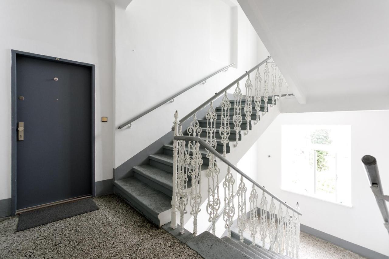 Central And Chic - Next To Metro U1 Apartment *