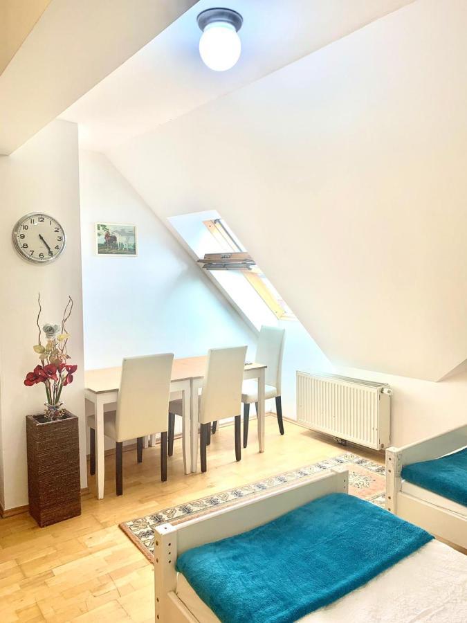 Ostello Favoriten-rooms *