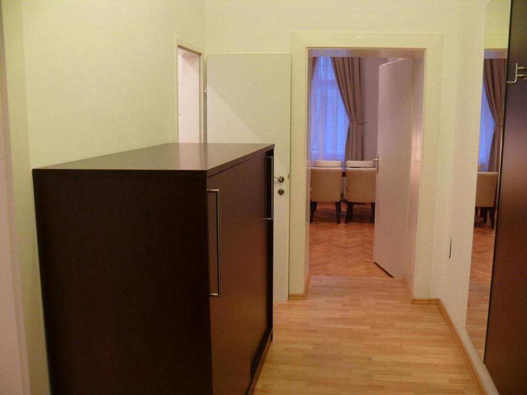 Apartment Lifestyle *