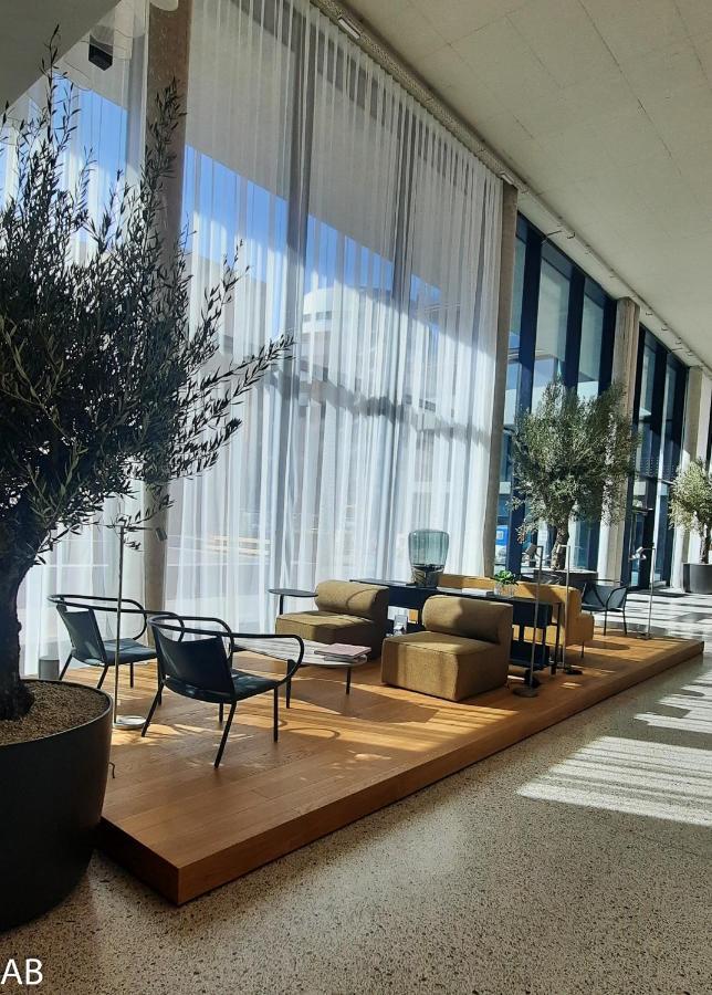 Superior & Rooftop Pool Apartment