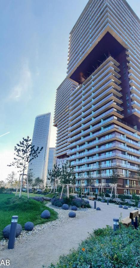 Superior & Rooftop Pool Apartment *