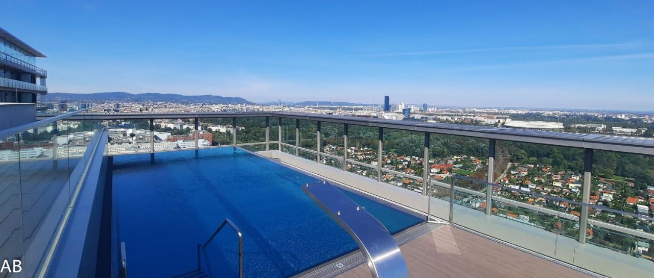 Superior & Rooftop Pool Vienna