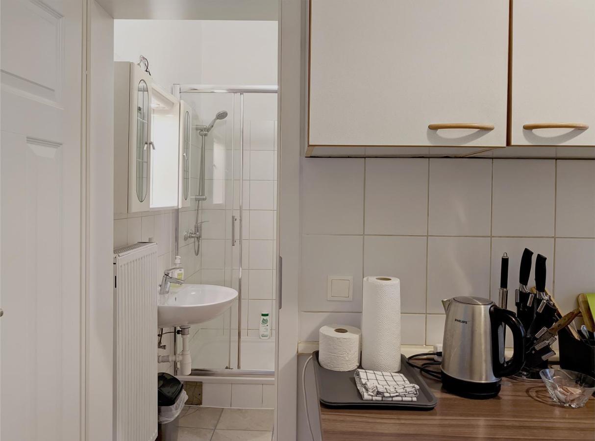 Apartment Center ! 2 Stops From The Center! Vienna