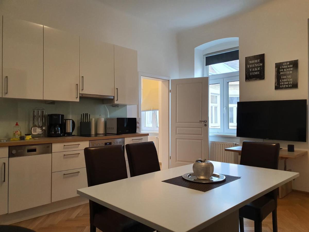 Apartment Raimond Ottakring 22 Vienna