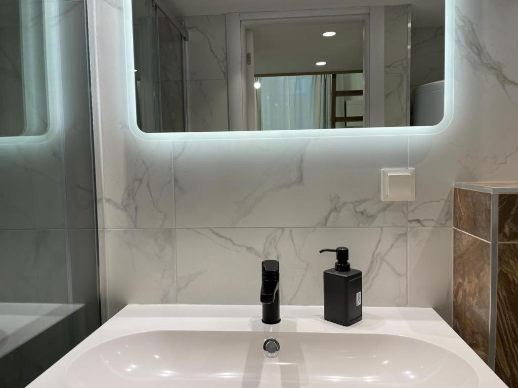 Apartment Zeus Design Mini #5a Vienna