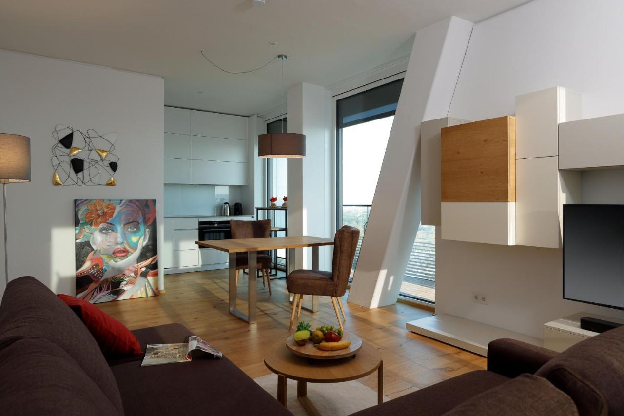 Triiiple Level 21 Mit Balkon Und Tiefgarage Vienna