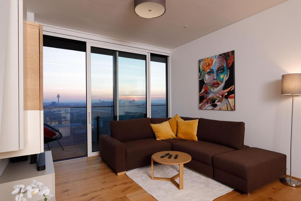 Triiiple Level 21 Mit Balkon Und Tiefgarage Apartment Vienna