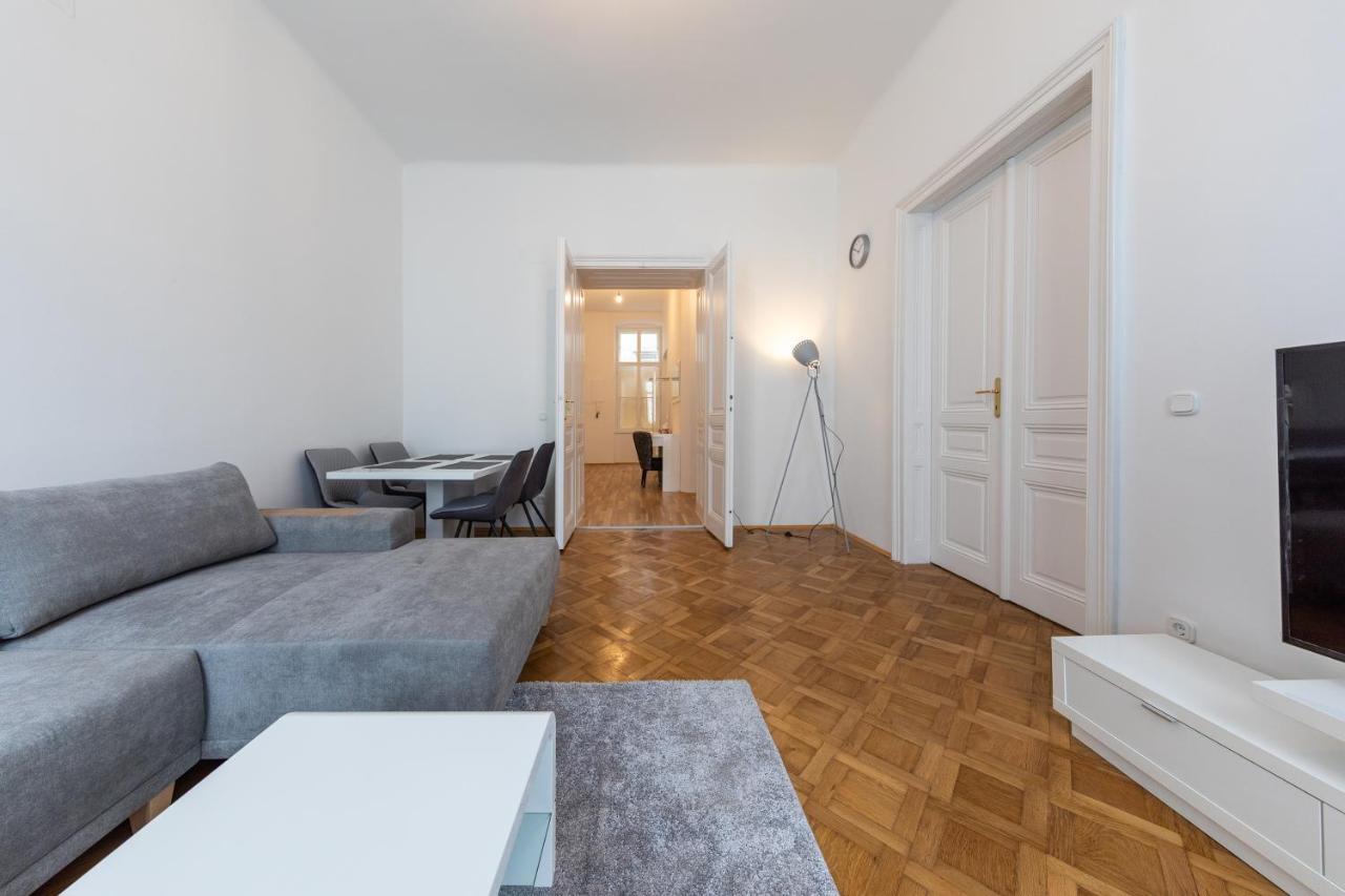 Dream Center Apartment *