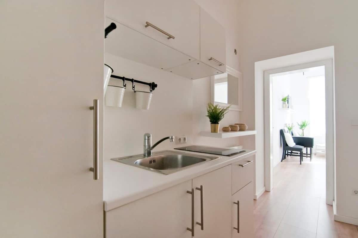 Apartment ⍟luxurious And Bright⍟ 5 Min Walk To City Center Wien