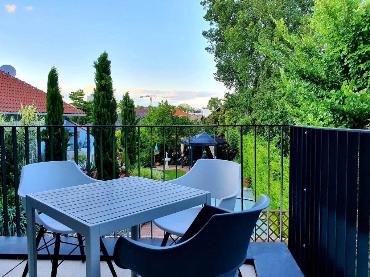 Near Lake Fully Furnished Beautiful Apartment Vienna